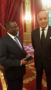 Sidya Touré et Laurent Fabius Élysée