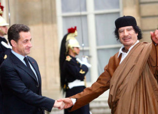Colonel Kadhafi et Nicolas Sarkozy à l’elys