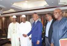 Cellou Dalein : « J’ai eu une discussion longue et franche avec le président de la République. J’ai pu » Cellou Dalein, Alpha Condé, Tibou Kamara, Aliou Conde et Kiridi Bangoura au palais sékhoutouréya