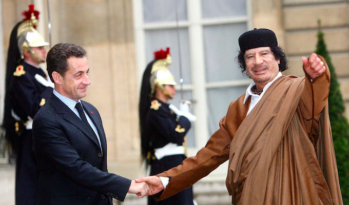 Colonel Kadhafi et Nicolas Sarkozy à l’elys