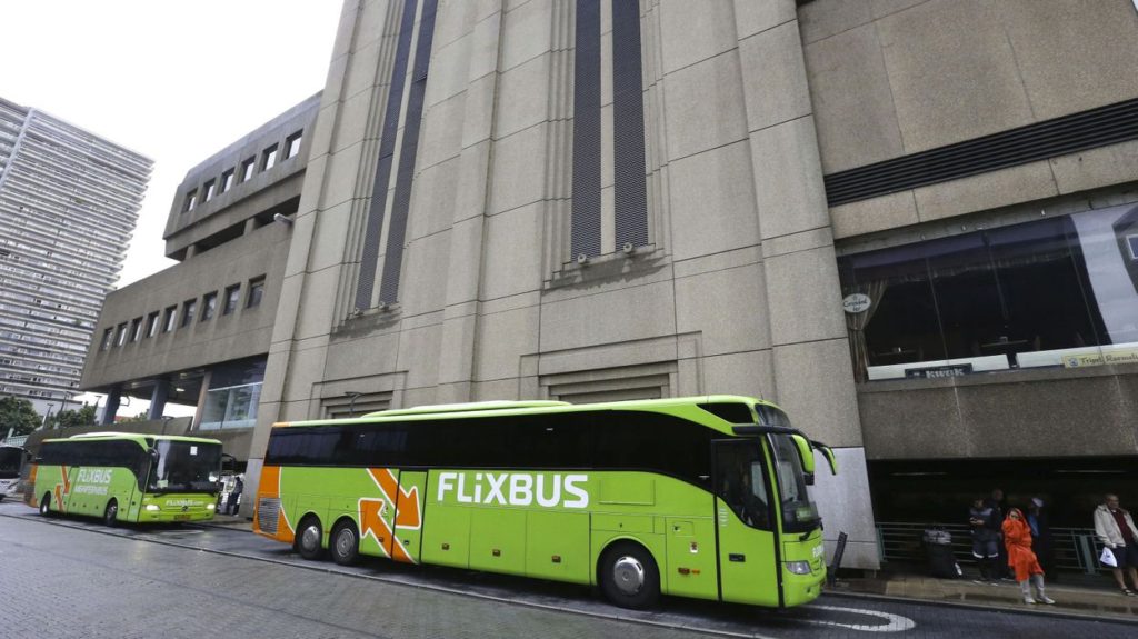 Un jeune migrant guinéen meurt écrasé sous l’essieu d’un bus à Berchem-Sainte-Agathe