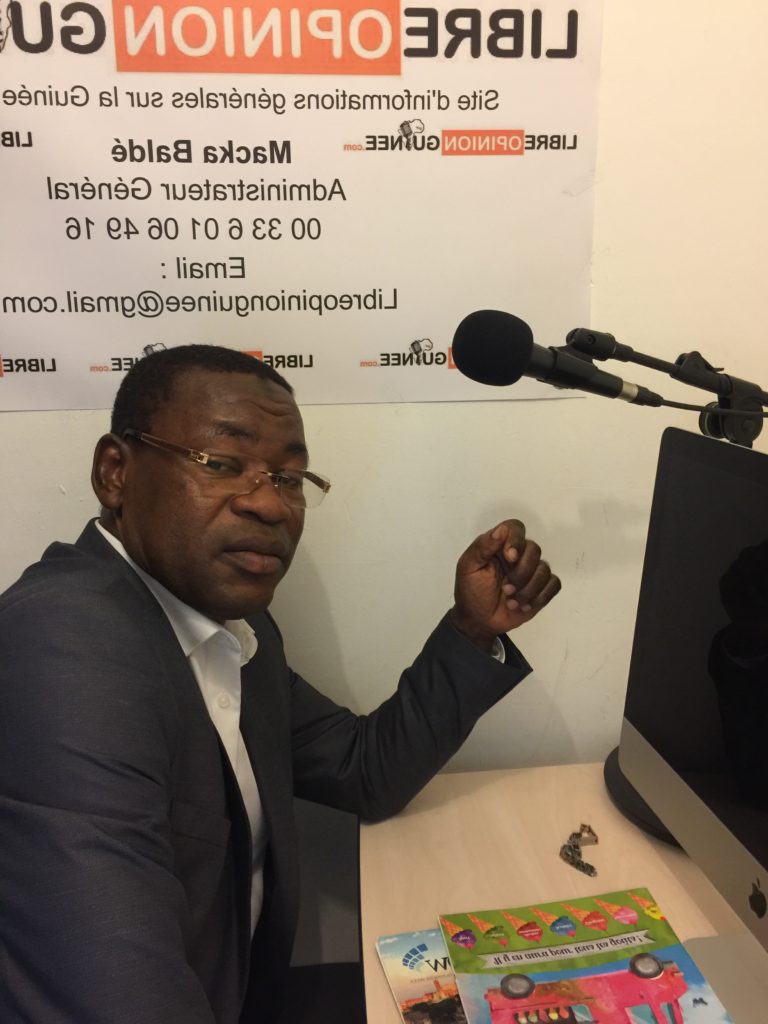 Elhadj Papa Koly Kourouma, ancien ministre de l’énergie et président du parti GRUP au siège de libreopinionguinee à Paris