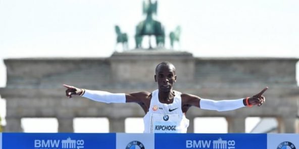 Marathon de Berlin : le Kényan Eliud Kipchoge pulvérise le record du monde