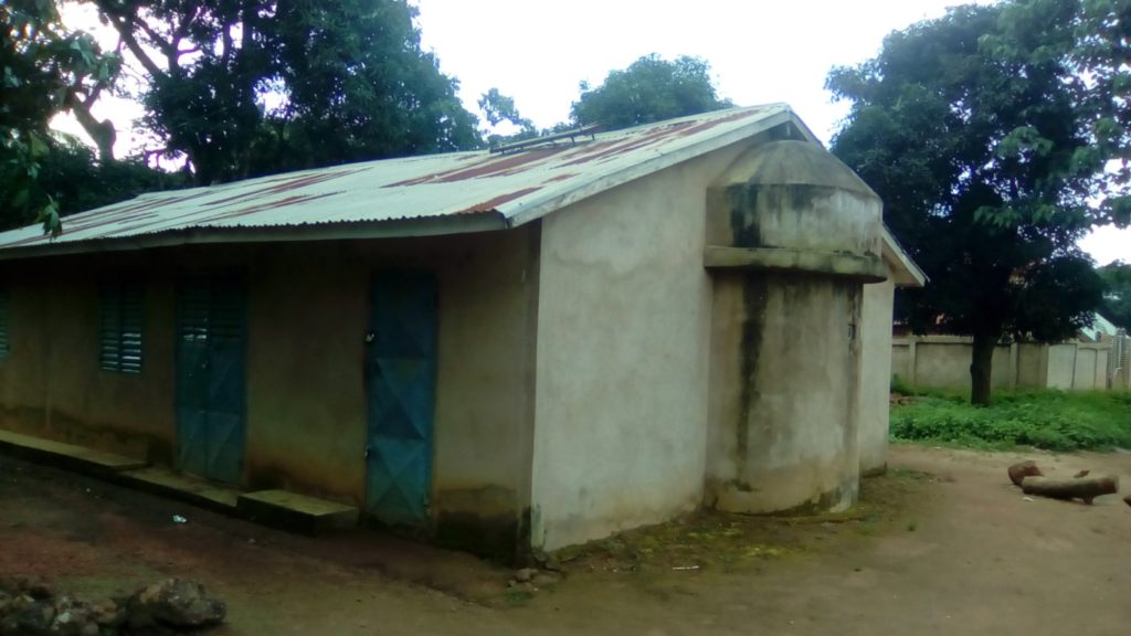 Kindia: trois imams dirigent à la fois la prière dans une même mosquée Kindia: trois imams dirigent à la fois la prière dans une même mosquée