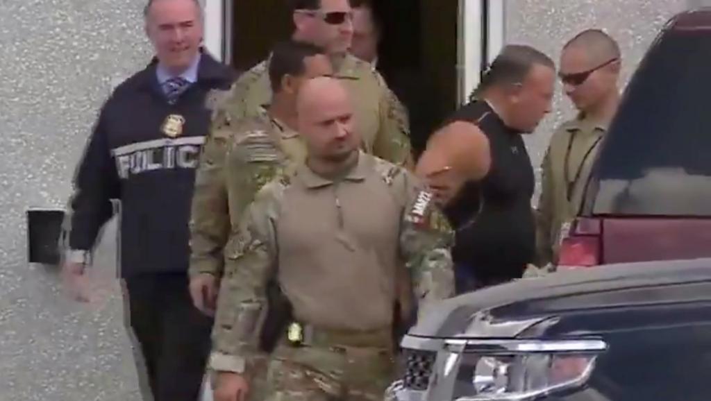 Cesar Sayoc escorté par le FBI à Miramar en Floride, le 26 octobre 2018.