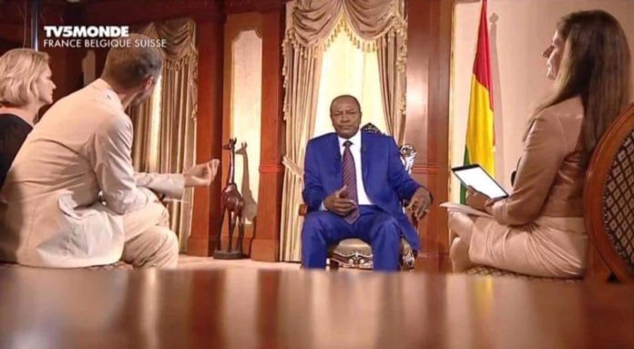 L’émission ‘’Internationales’’ (diffusée sur RFI, TV5 Monde et dans le Journal ‘’le monde’’) a donné la parole au président guinéen, le professeur Alpha Condé L’émission ‘’Internationales’’ (diffusée sur RFI, TV5 Monde et dans le Journal ‘’le monde’’) a donné la parole au président guinéen, le professeur Alpha Condé
