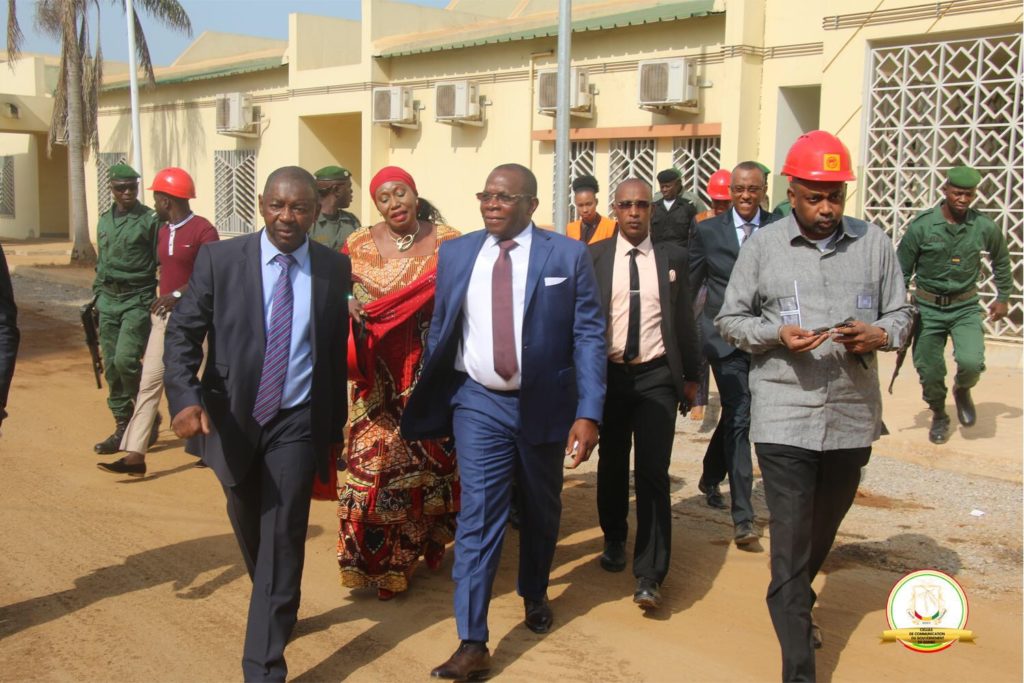 PRIMATURE : LE PREMIER MINISTRE IBRAHIMA KASSORY FOFANA SUR LE CHANTIER DE L’HÔPITAL NATIONAL DONKA