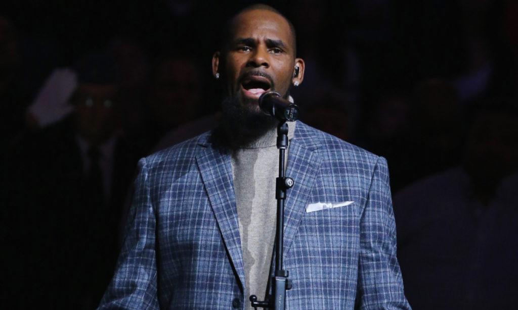 Une nouvelle vidéo montrerait R. Kelly en train d’abuser de jeunes filles mineures
