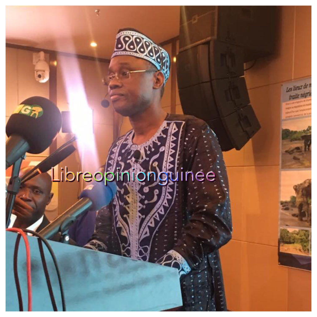 En conférence de presse, Bantama Sow parle de la CAN 2025 : « la Guinée va organiser la Coupe d’Afrique des Nations. Ce n’est pas un problème de Bantama ou de Paul ou Pierre… » Le ministre Sanoussy Bantama Sow en conférence de presse