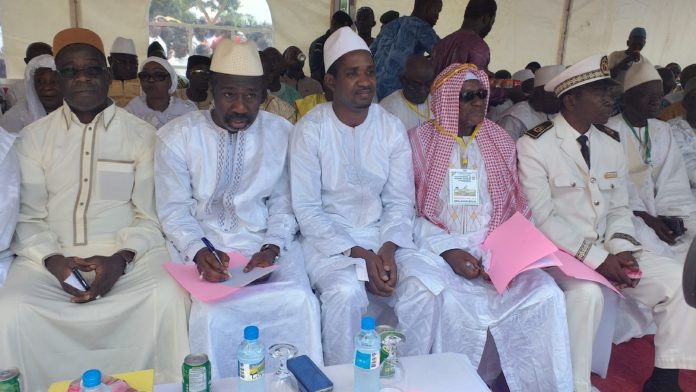 Mouctar Diallo, ministre de la jeunesse et de l’emploi des jeunes à l’inauguration de la mosquée de Kissidoudougou Mouctar Diallo ministre de la jeunesse et de l’emploi des jeunes à l’inauguration de la mosquée de Kissidoudougou