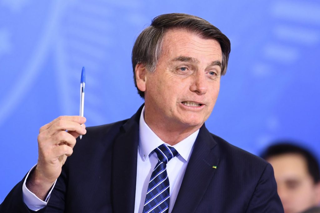 Bolsonaro testé positif au coronavirus selon la presse brésilienne, il dément