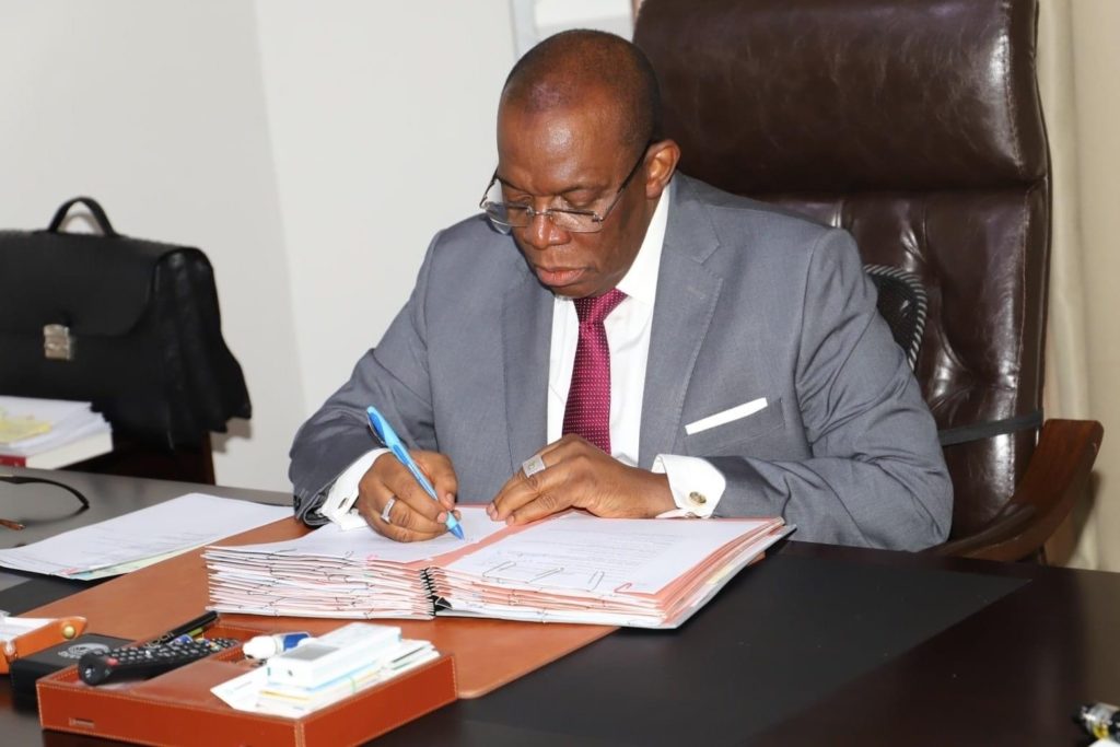 COVID-19: Le Premier ministre, Dr Ibrahima Kassory Fofana présentera ce soir dans le JT de la RTG, la phase 2 du plan de riposte économique à la crise sanitaire