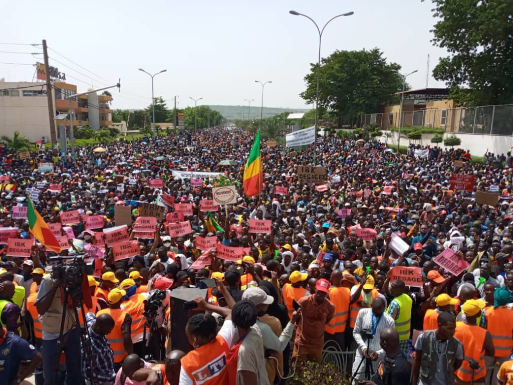 Transition civile ou militaire pour le Mali? Le M5-RFP se divise