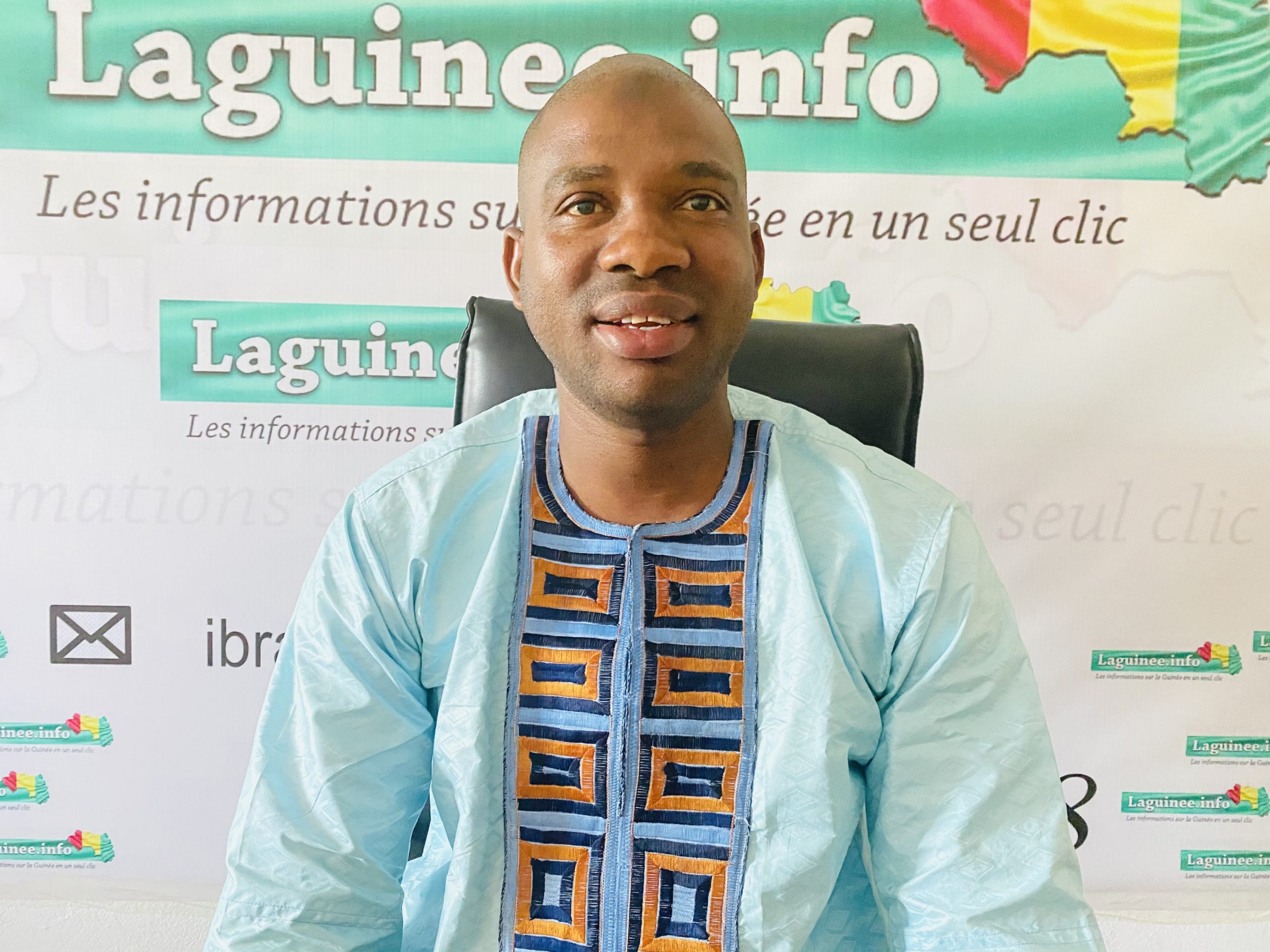 Macka Baldé, vice-président des NFD, DGA de l’agence nationale du volontariat jeunesse Anvj au siège du site Laguinee.info juin 2021