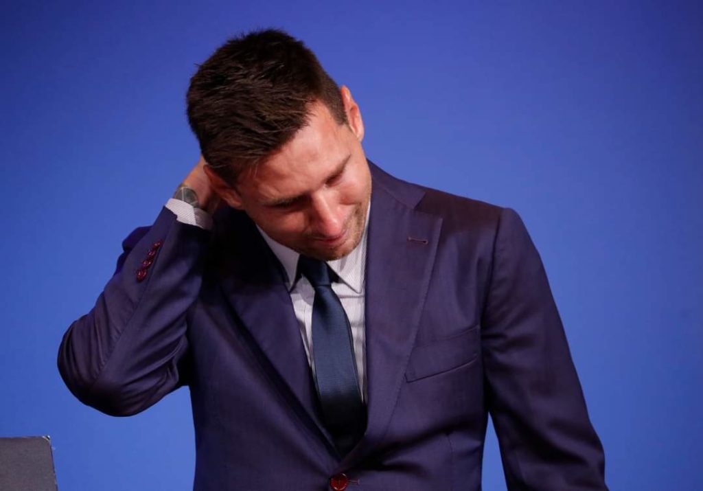 FC Barcelone- les larmes de Messi : « J’ai proposé de réduire mon contrat de 50%. Les rumeurs qui annoncaient que je voulais 50% en plus étaient fausses. J’ai tout fait pour rester »