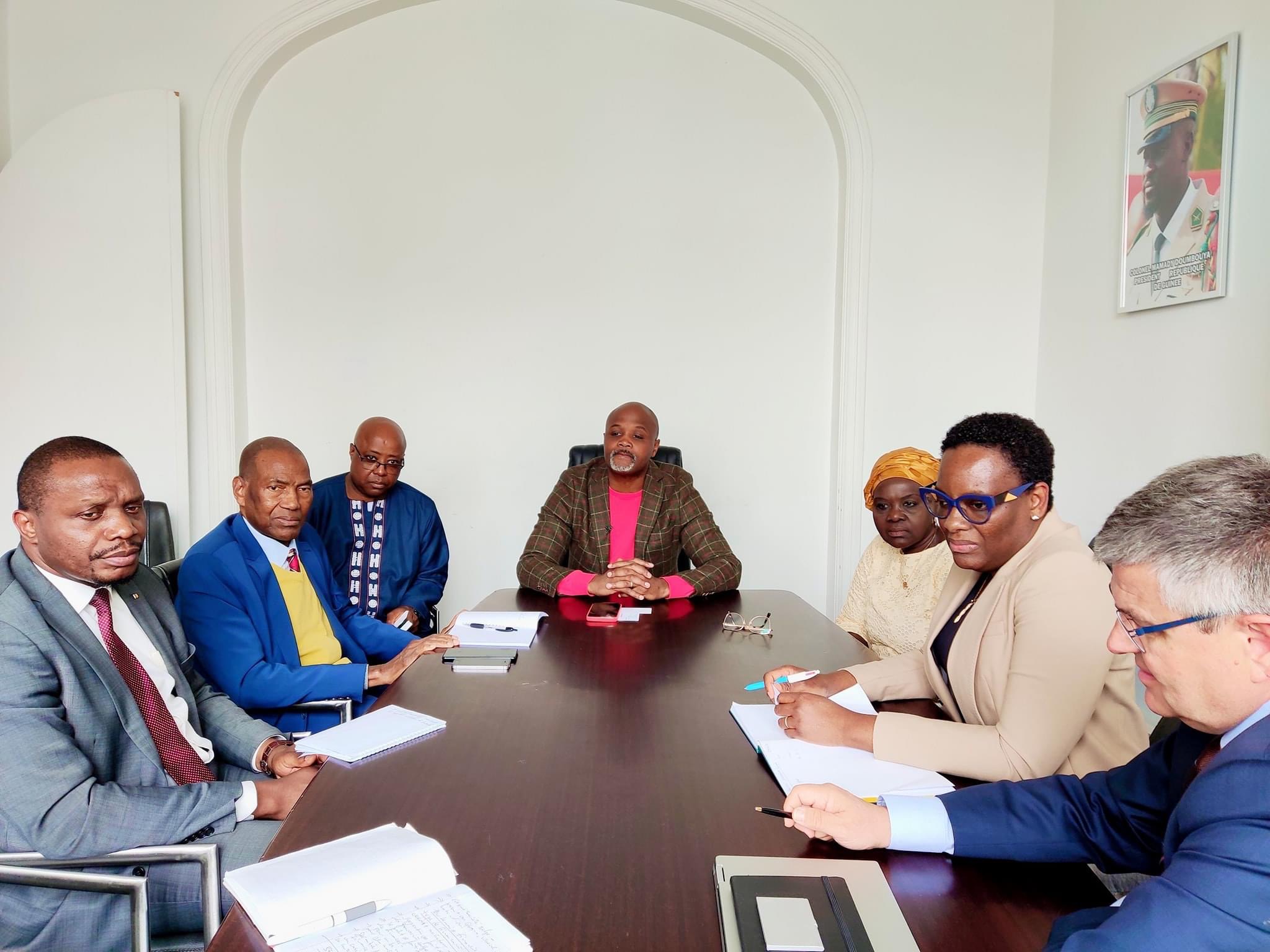 Bruxelles : le ministre de la jeunesse et des Sports Bea Diallo rencontre des investisseurs belges dans le cadre d’un projet de construction d’infrastructures en Guinée