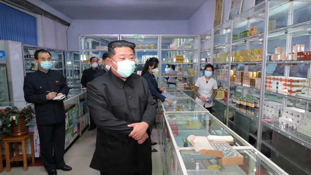 Covid-19: pénurie de médicaments en Corée du Nord, Kim Jong-un sur le front
