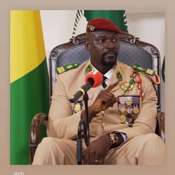 Le président de la Transition guinéenne, Chef de l’Etat, chef suprême des armées