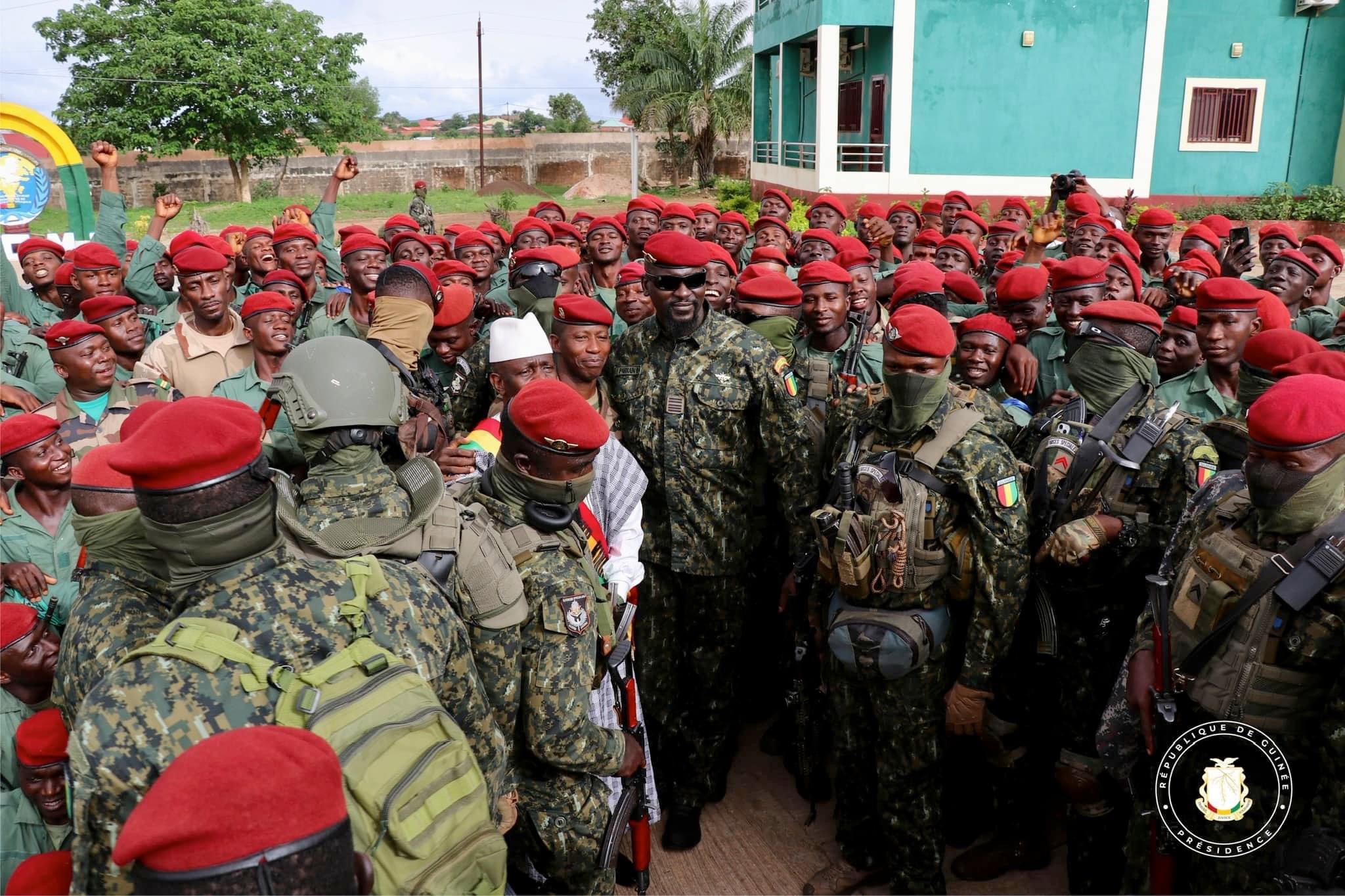 Kindia : le Colonel Mamadi Doumbouya, Chef suprême des Armées prend le pouls des troupes