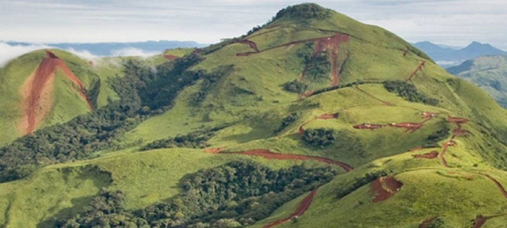 Guinée: le ministre des mines ordonne l’arrêt immédiat des activités de Simandou (copie)