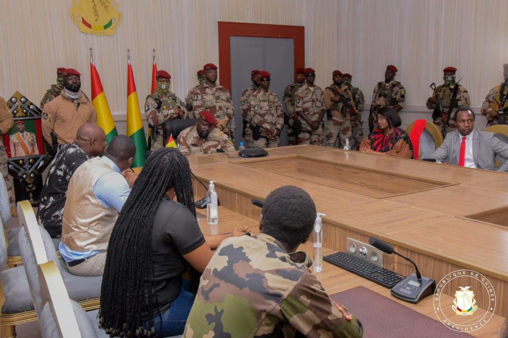 Assainissement: le Chef de l’Etat avec les artistes qui luttent contre l’insalubrité à Conakry