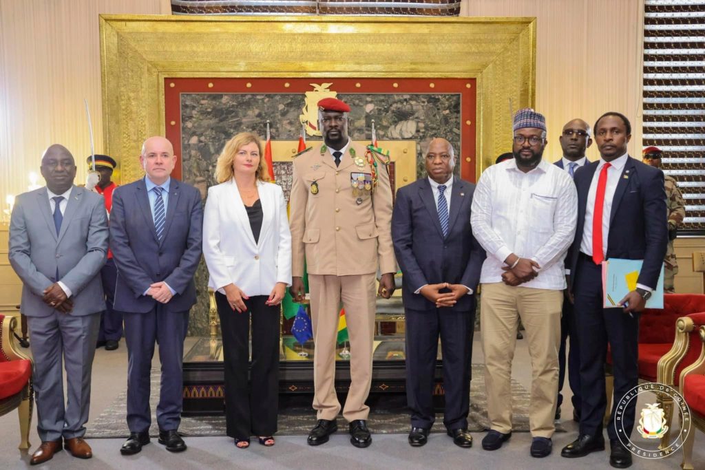Diplomatie : présentation de lettres de créance de cinq ambassadeurs au Chef de l’Etat le Colonel MAMADI Doumbouya
