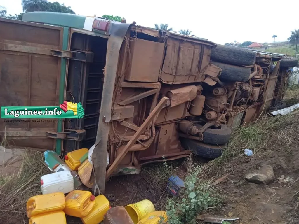Drame sur la nationale Kindia-Linsan : un accident fait 8 morts et une vingtaine de blessés