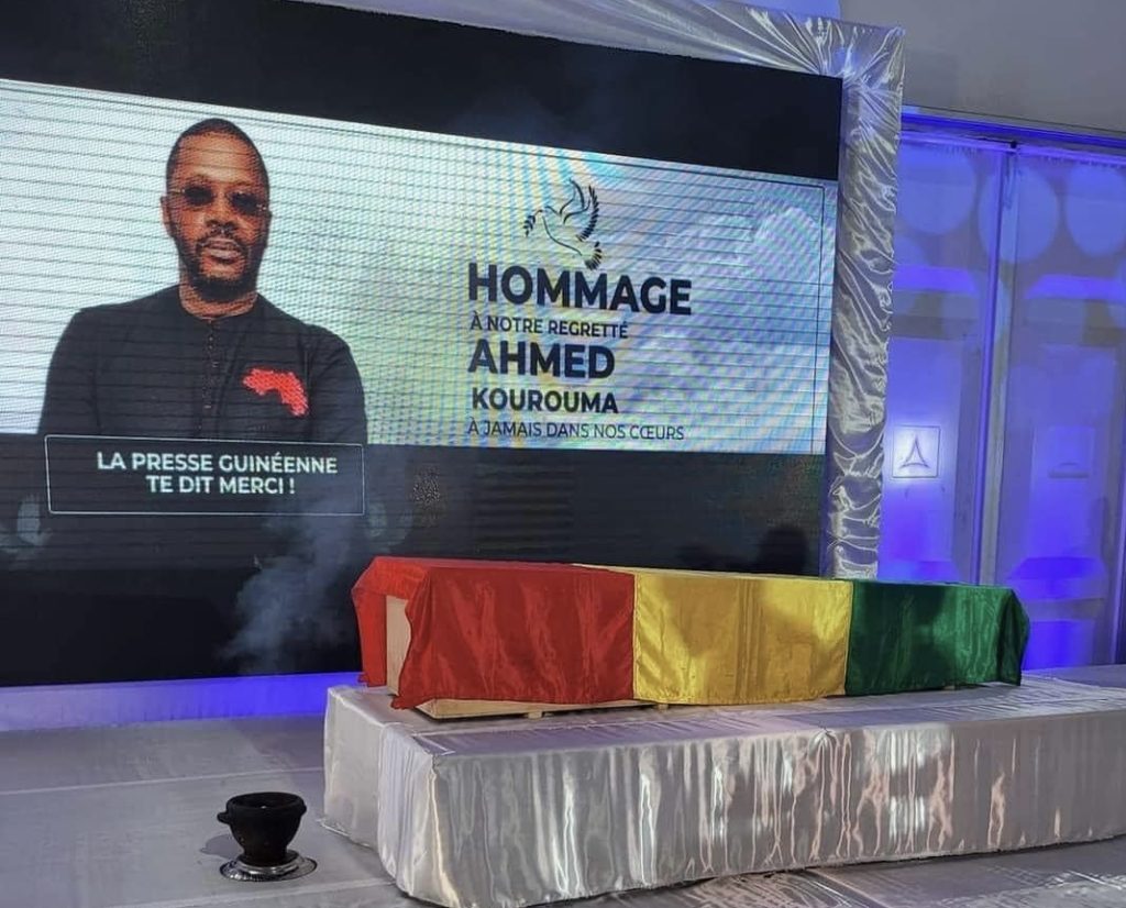 Vibrant hommage à Ahmed Kourouma en Guinée, inhumation à Paris