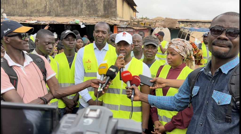Accident de circulation : le DG de l’ANVJ Macka Baldé donne le coup d’envoi à la gare routière de Matoto
