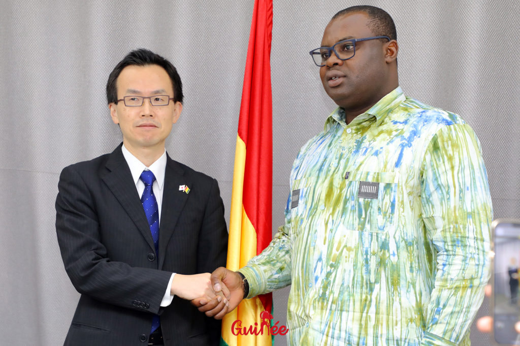 Primature : le premier ministre, Dr Bernard Goumou échange avec le directeur Afrique du ministère japonais des affaires étrangères