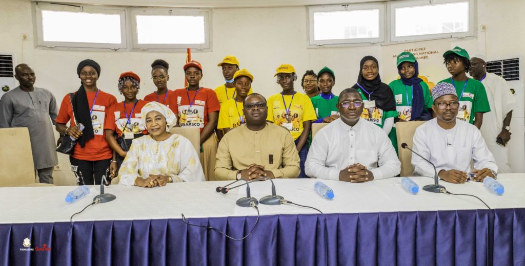 Le premier ministre Dr Bernard Goumou a reçu les finalistes du concours miss mathématique