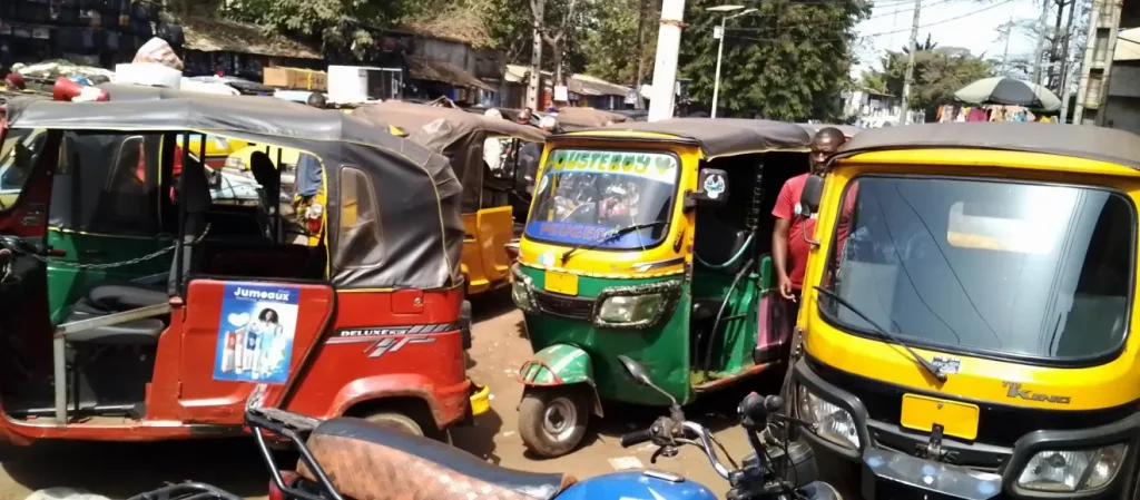 Transport : polémiques après la décision de l’État réglementant le secteur des tricycles « bombonna »