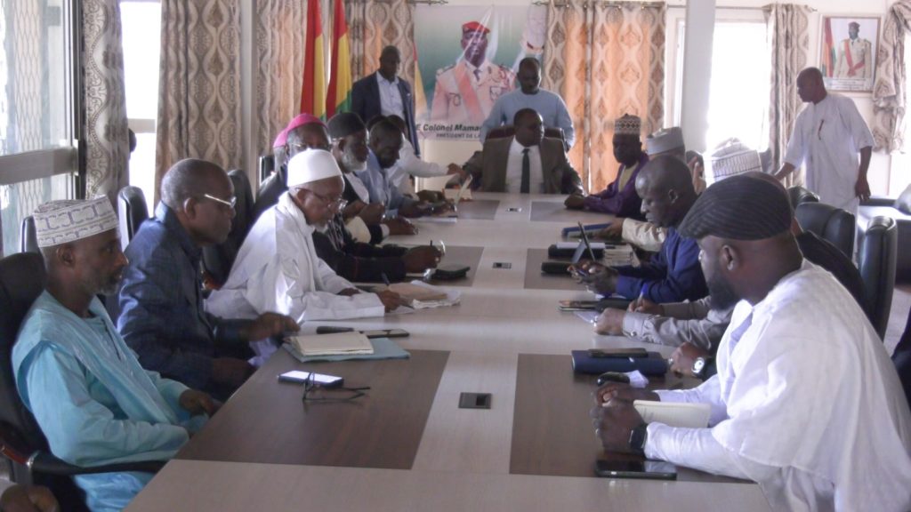 Dialogue politique : le PM Dr Bernard Goumou rencontre les forces vives de Guinée
