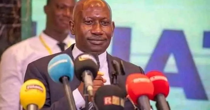 Makanera Kaké à Dr Ousmane Kaba : « Si un Docteur parle comme quelqu’un qui n’a même pas la licence, personne ne peut me convaincre qu’il est brillant »