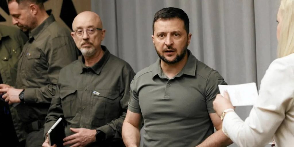 Ukraine : Volodymyr Zelensky annonce remplacer son ministre de La Défense