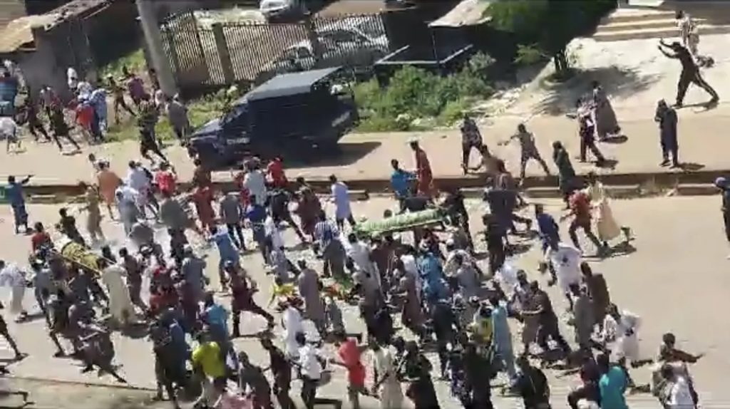 Conakry : un cortège funèbre gazé par la police