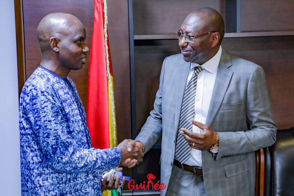 Ministere de la Santé : Dr Oumar Diouhé Bah installé dans ses fonctions