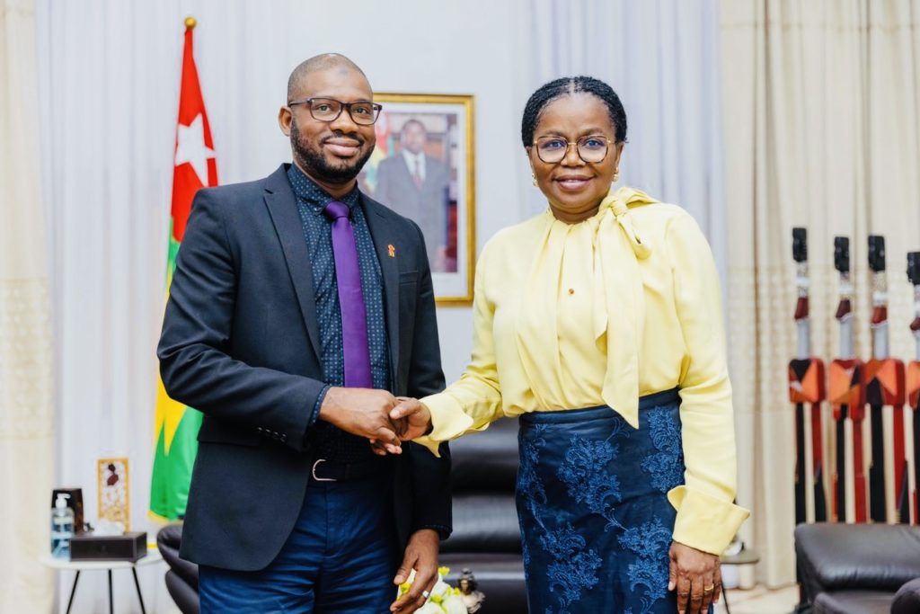 Togo : le DG de l’ANVJ, Macka Baldé reçu par la première ministre chef gouvernement du Togo, madame Victoire Tomegah Dogbe Togo : le DG de l’ANVJ, Macka Baldé reçu par la première ministre chef gouvernement du Togo, madame Victoire Tomegah Dogbe