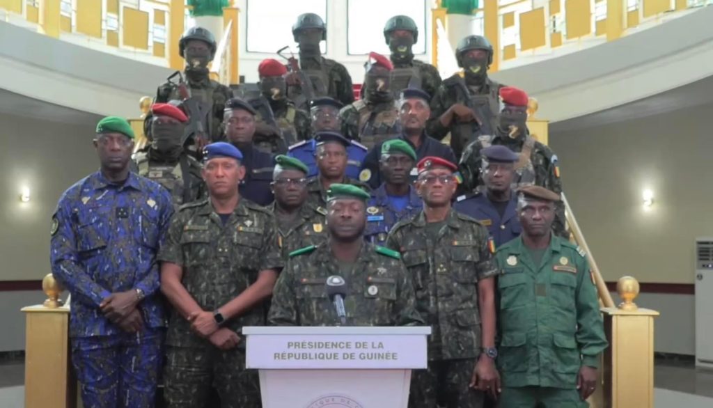 Urgent : Le général Mamadi Doumbouya dissout le gouvernement Goumou !