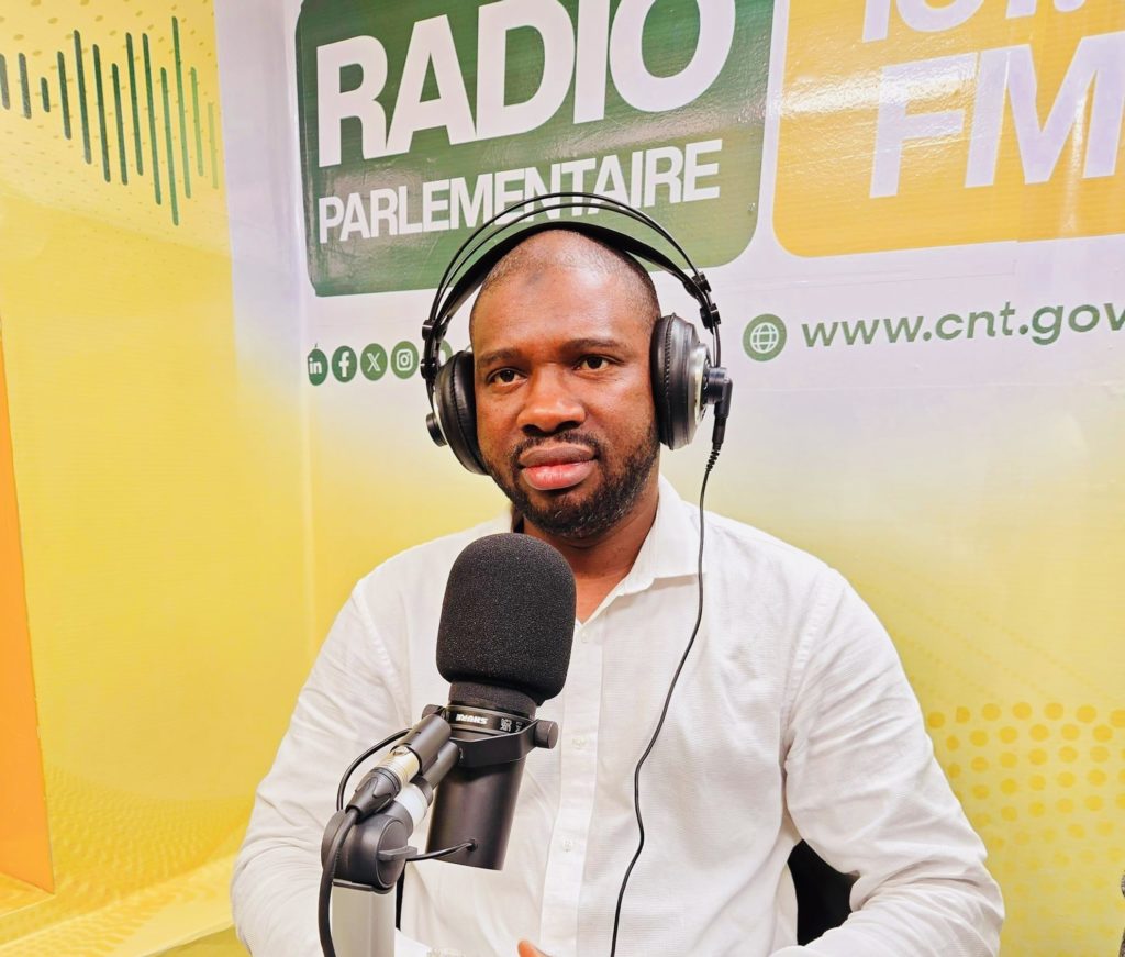 Le DG Macka Balde détails les ambitions de l’ANVJ sur les Ondes de la radio parlementaire Le DG Macka Balde détails les ambitions de l’ANVJ sur les Ondes de la radio parlementaire