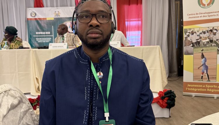 Le DG de L’ANVJ MACKA BALDÉ au 7eme Forum des agences du volontariat de l’espace CEDEAO à Freetown Sierra Leone juin 2025