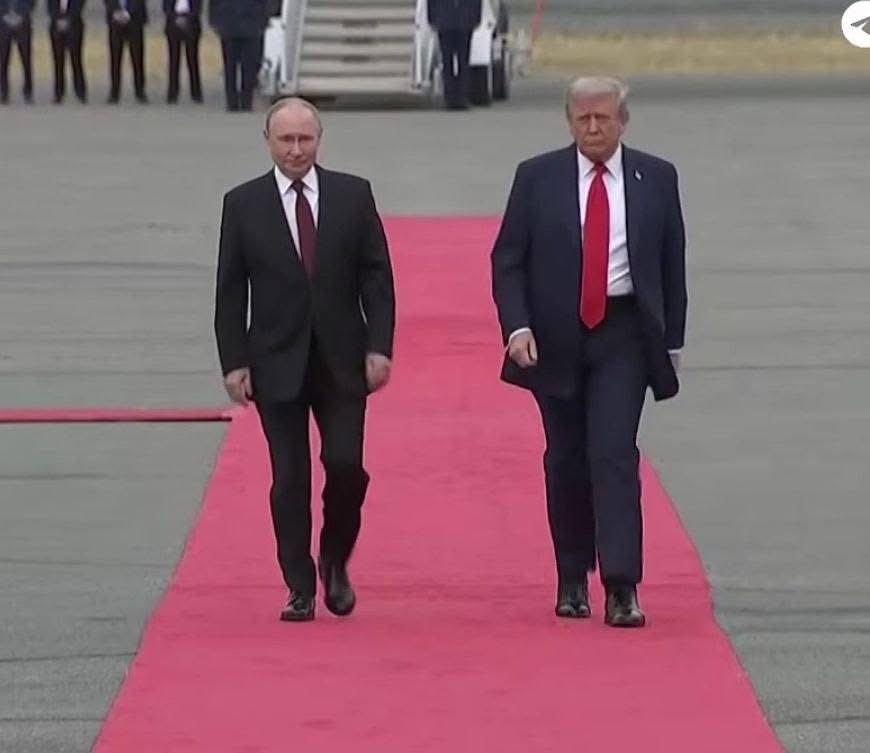 Vladimir Poutine et Donald Trump en Alaska