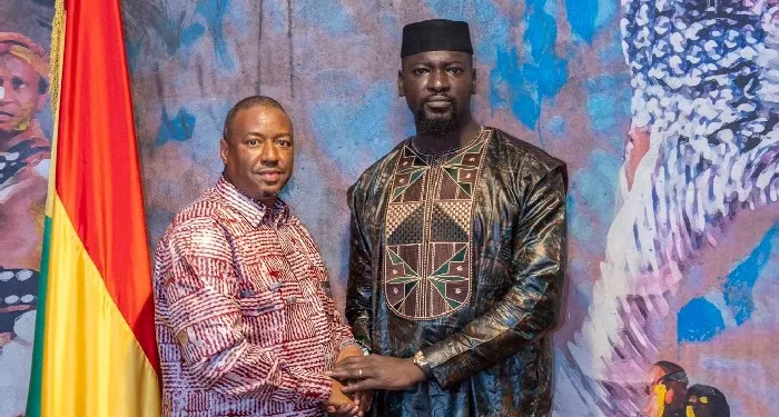 Le Général Mamadi Doumbouya et le ministre de la Jeunesse, Mamadou Cellou Baldé au palais Mohamed V
