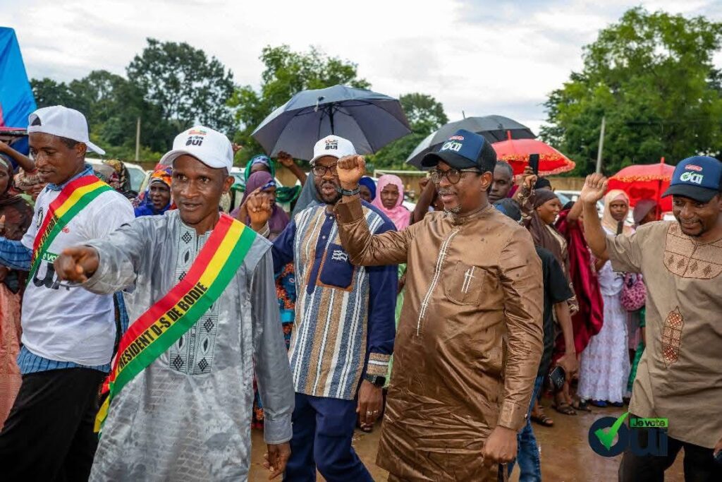 Le DG Macka Baldé mobilise Bodié pour le OUI à la nouvelle Constitution Macka Baldé et le ministre Alpha Bacar Barry à Bodié pour la campagne référendum