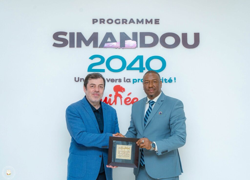 MJS-Le ministre Cellou Baldé reçoit le DG de la société Turque Albayrak Holding : « cap sur le développement des infrastructures sportives en Guinée »