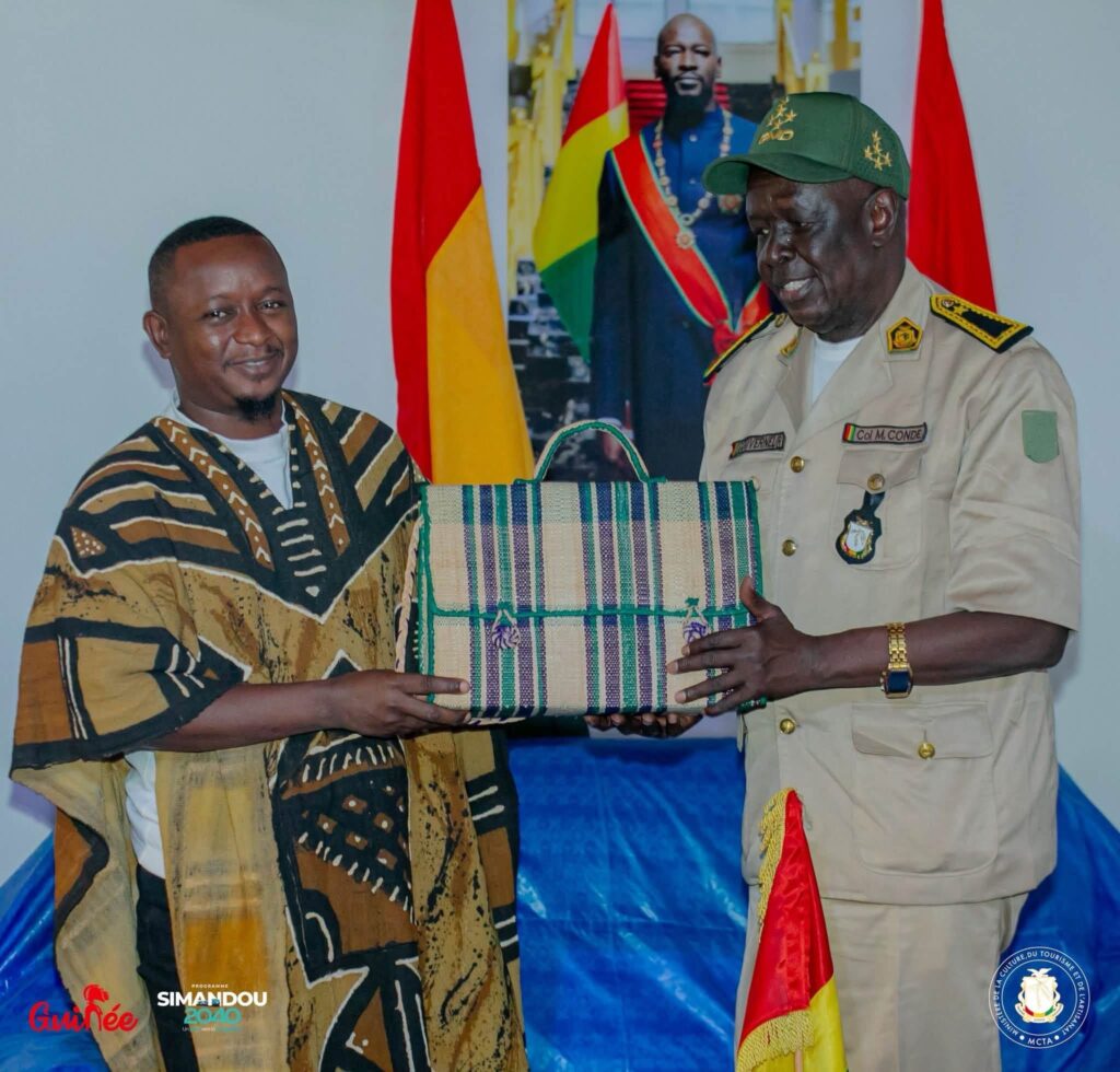 À Nzérékoré, Moussa Moïse Sylla réaffirme l’ambition culturelle du Programme Simandou 2040 devant le patriarche Lambert Zogbélémou